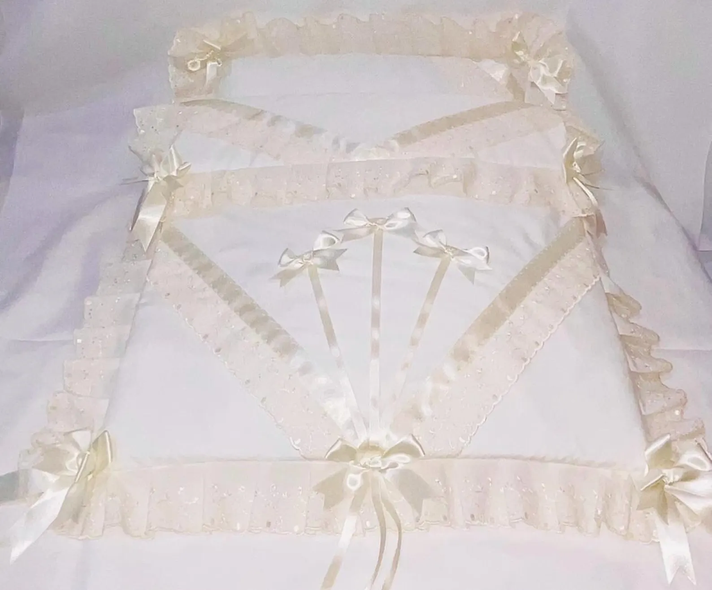 Bow Bouquet ! Pram Quilt set will fit Silver Cross Balmoral size,